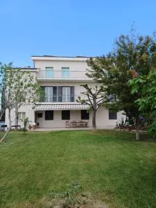 La CASA degli IPPOCASTANI - Centobuchi