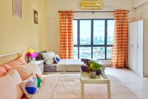 R1 Cozy Setiawalk Apt near LRT
