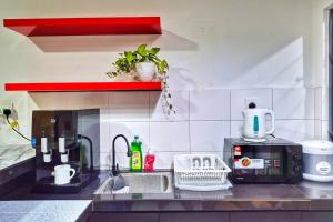 R1 Cozy Setiawalk Apt near LRT