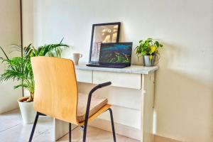 R1 Cozy Setiawalk Apt near LRT
