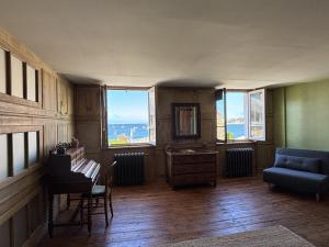 Maisons de vacances hjem Port Blanc A breathtaking setting facing th : photos des chambres