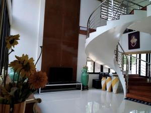 Queen Isabel Private Villa and Events Place