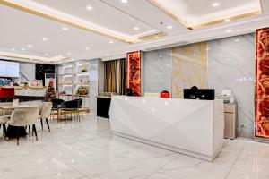 Dancenter Bangkok Travellers Hotel