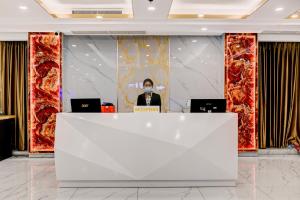 Dancenter Bangkok Travellers Hotel