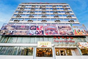 Dancenter Bangkok Travellers Hotel