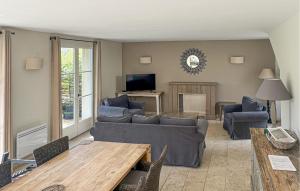 Nice Home In Saint-Laurent-De-La-Ca