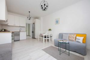 Chrzanowskiego 7 Bright Pet Friendly Apartment by Noclegi Renters