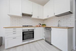 Chrzanowskiego 7 Bright Pet Friendly Apartment by Noclegi Renters
