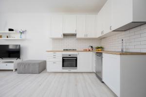 Chrzanowskiego 7 Bright Pet Friendly Apartment by Noclegi Renters