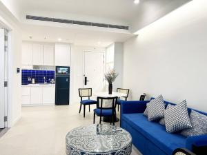 1BR Apt in Sunset Town Free Pool, Gym