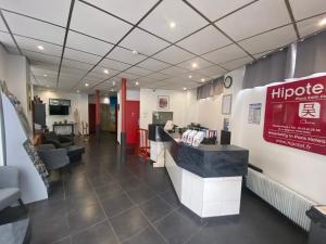 Hotels Hipotel Paris Belgrand Mairie du 20eme : photos des chambres