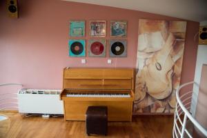 Erasmias House - A Green Haven for Ultimate Relaxation