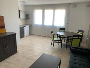 Appartements Terres de France - Appart Hotel Rouen Flaubert : photos des chambres