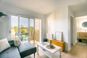 Appartements Les Terrasses de Venetis - parking for 3 people : Appartement 2 Chambres