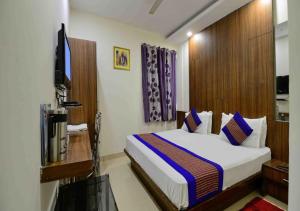 Hotel SPOT By A1Rooms- Walking The Station and Metro Station