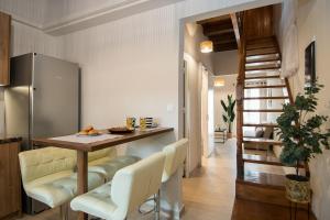 Azora Apartment