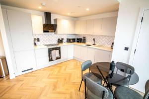 Modern and Sleek 2 Bed Flat in Central Manchester