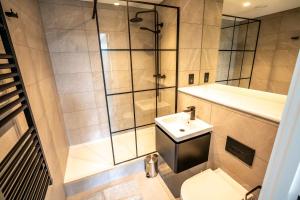 Modern and Sleek 2 Bed Flat in Central Manchester