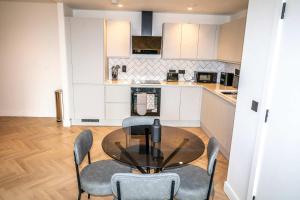 Modern and Sleek 2 Bed Flat in Central Manchester