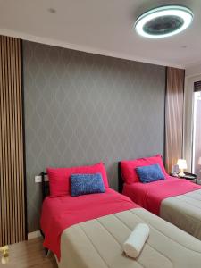 CENTRAL ROOM