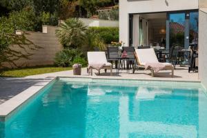 Luxury villa Manera Bol with heated pool near Zlatni Rat