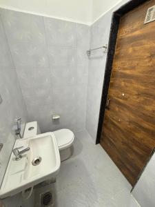 Studio Serinity Cove R-2 by Mukund Sadan Arambol