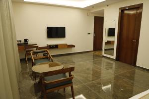 Hotel V K Grand