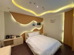 Star Night Hotel and Apartment