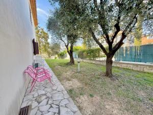 Villa Passiflore with garden and private swimming pool