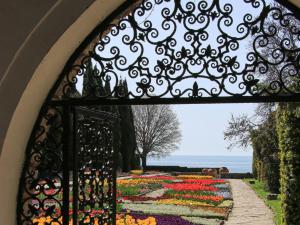 Exotic Sea-View Apartment