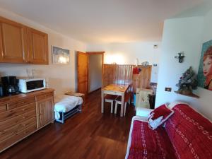 Appartements Studio 4 pers avec terrasse et jardin, parking couvert, a Montgenevre - FR-1-445-173 : photos des chambres
