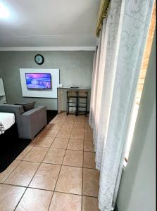 ZUCH Accommodation At Pafuri Self Catering-Deluxe Suite