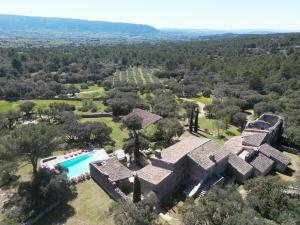 Maisons de vacances Mas traditionnel a Gordes en pleine nature : Maison 5 Chambres
