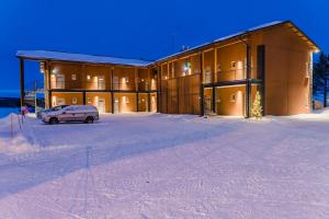Superior Twin Room with Sauna with Lake or Forest View room in Hotel Inari
