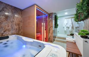 2 Bedroom Cozy Home In Jalzabet 