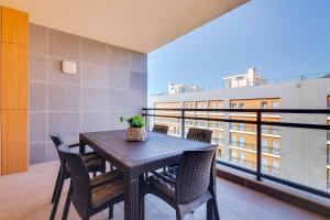 Marina Village - Roof top Pool By Enjoy Your Stay