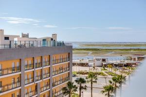 Marina Village - Roof top Pool By Enjoy Your Stay