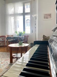 Sunny apartment near the Castle