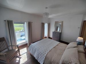 Rustic Pub Stay - 20 minutes from Killarney!