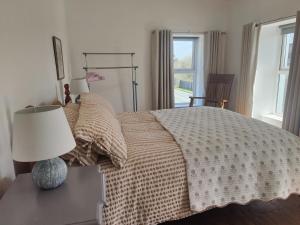 Rustic Pub Stay - 20 minutes from Killarney!