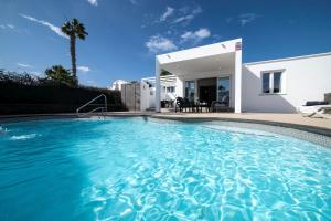 Villa Solace Blanca Playa Blanca Stylish Comfort Prime Location