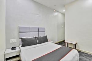 Hotel Unicorn, Surat