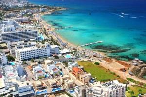 Villa Dafnis Sunshine - Modern 3 Bedroom Central Protaras Villa With Pool - Close To Fig Tree Bay