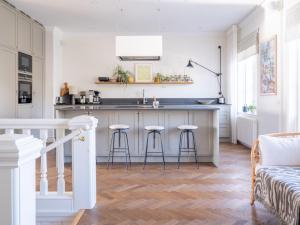 Stylish floor in villa fr 1881