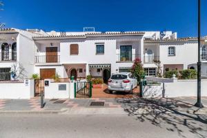 125- Beautiful Andalusian House with Private Patio