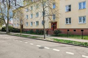 Elegant 1-Bedroom Apartment 3city by Noclegi Renters