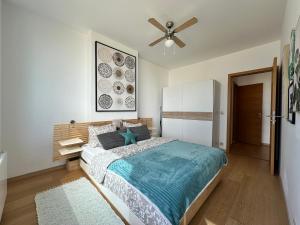 2 apartments in 1 building