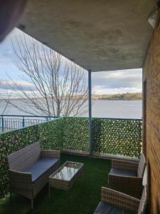 Spacious Riverfront Apartment