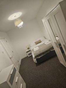 Spacious Riverfront Apartment