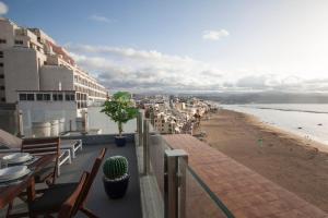 Terrace Penthouse Las Canteras beach
